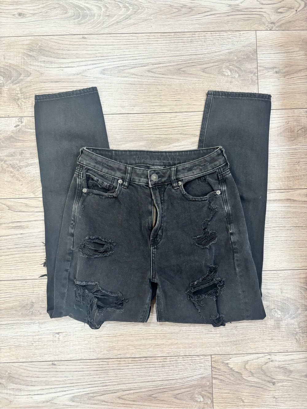 American Eagle Black Distressed Ripped Mom Jeans Size 4